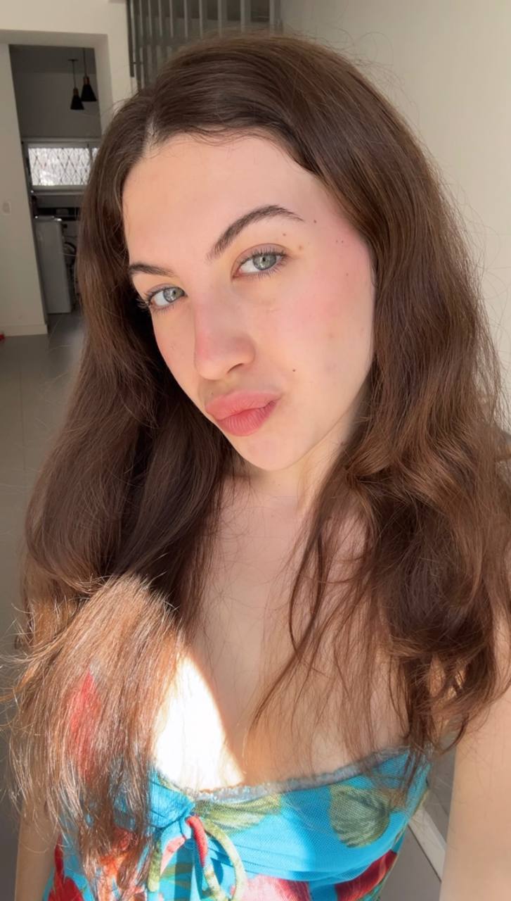 Nude girl Amber in Shuancheng