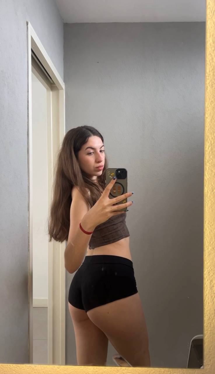 Amber in her underwear in Shuancheng