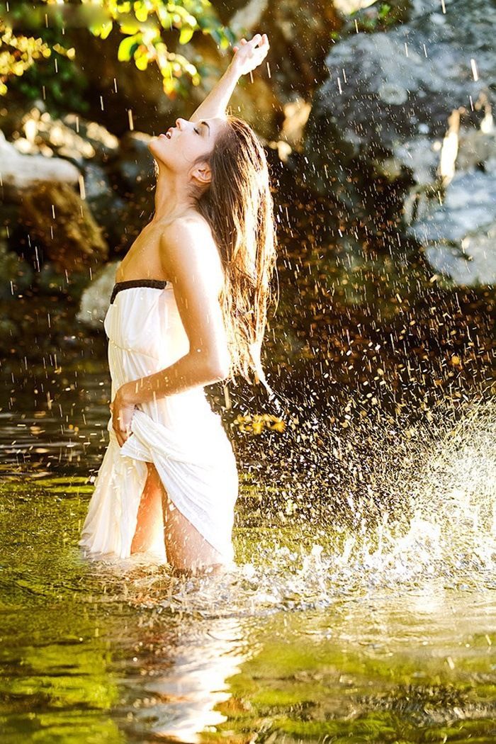 Marie Avgeropoulos in Shuancheng