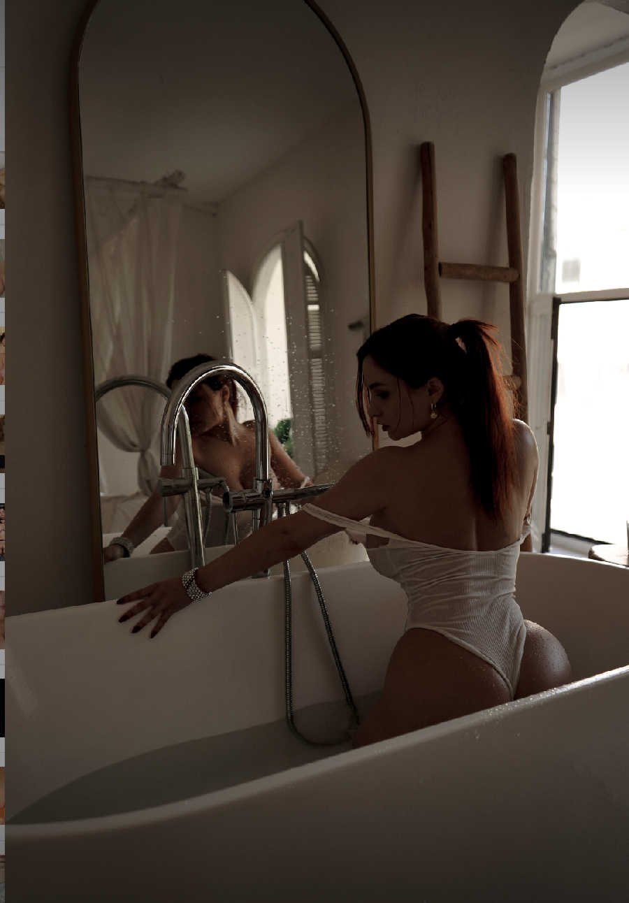 A playful frame from Miranda Faith nude — online in Shuancheng