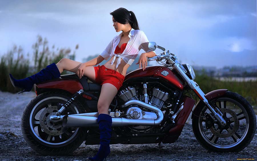Beautiful girls and motorcycles in Shuancheng