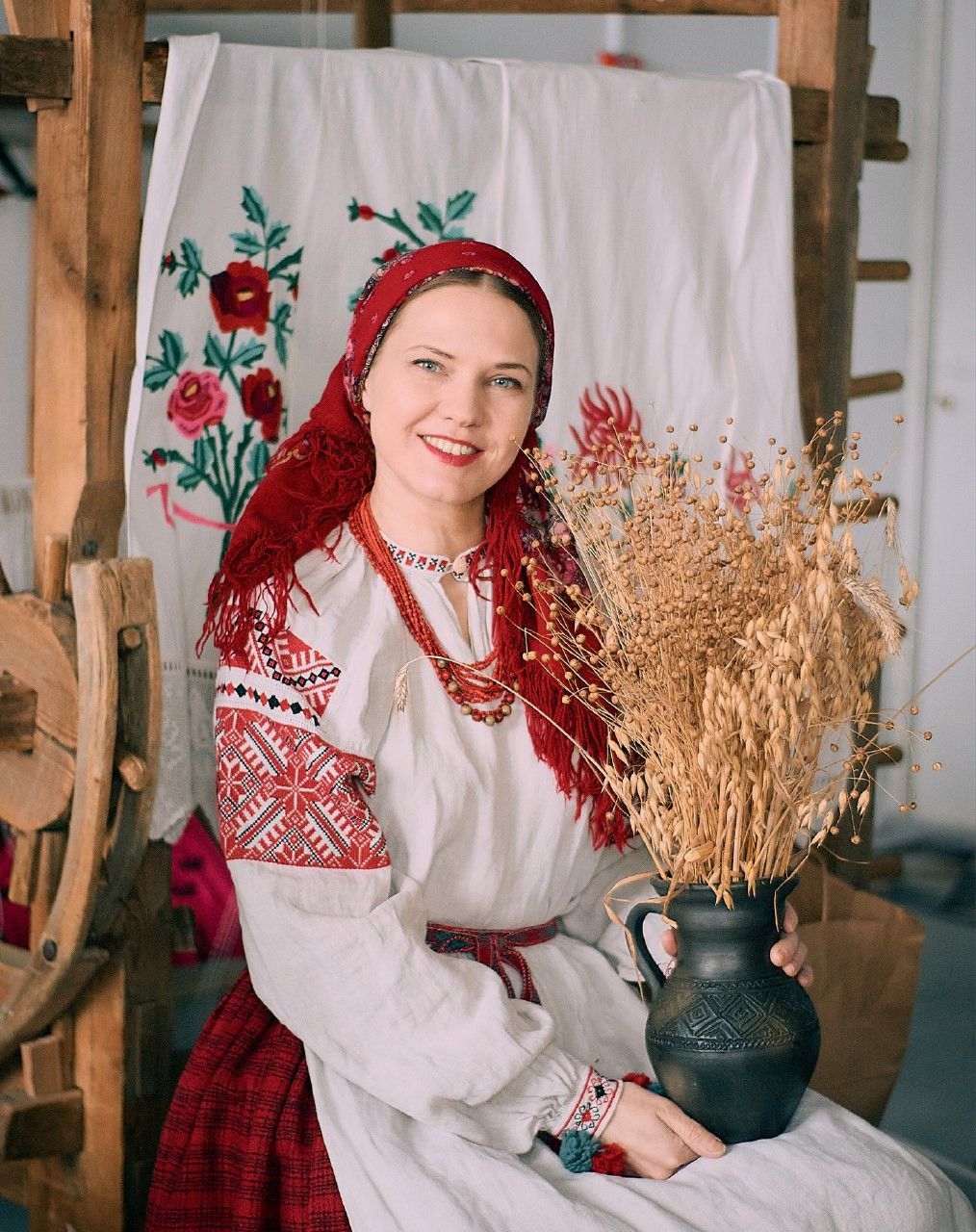 Women in Slavic costumes in Shuancheng