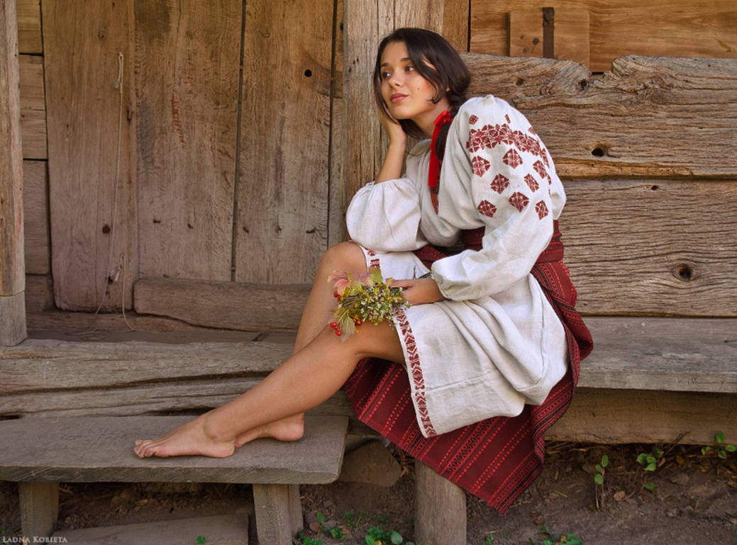 Women in Slavic costumes in Shuancheng