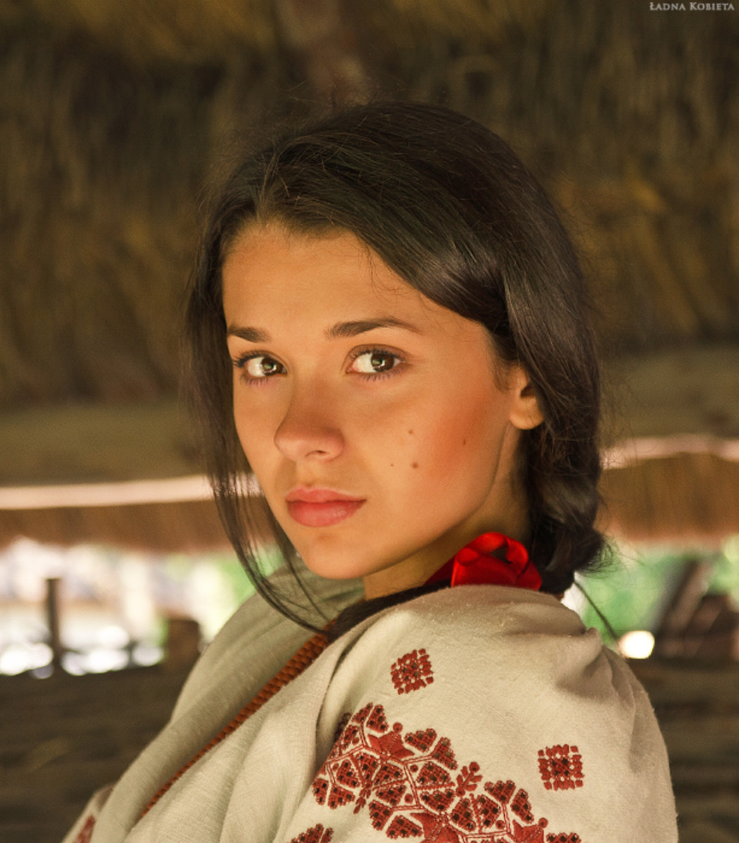 Girls in Slavic costumes in Shuancheng