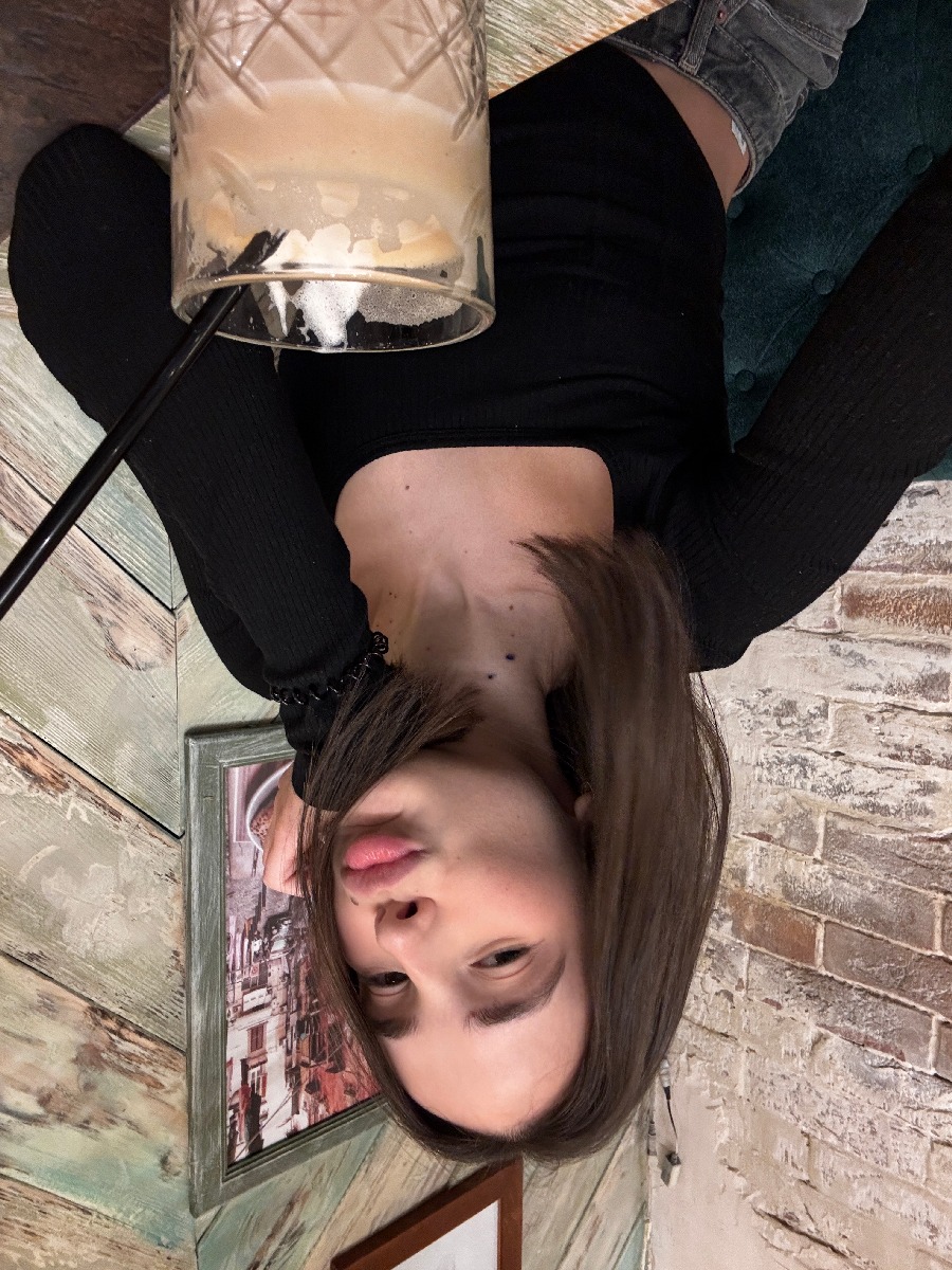 Fresh photos, fresh mood — Tina online in Shuancheng